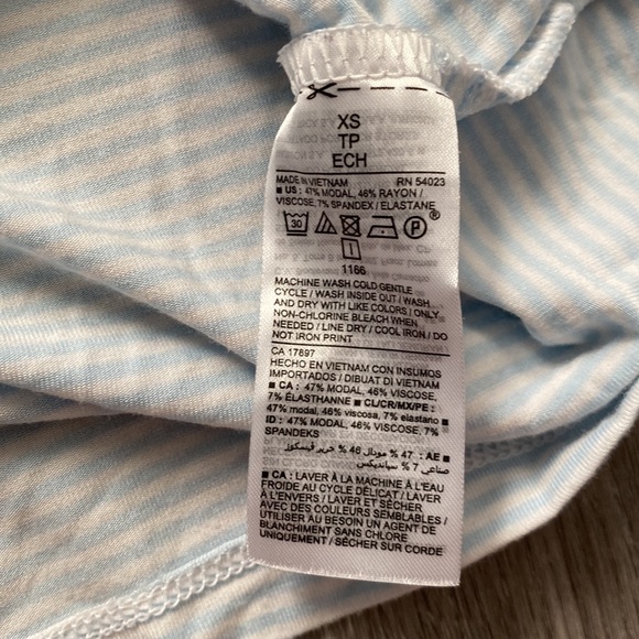 Old Navy Soft Baby Blue and White Striped Tee - Picture 4 of 6